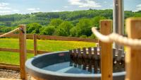 Huggeley Hall - Astounding, Chic, Valley Experience with Hot Tub - Bed and Breakfast Stanford on Teme