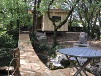 Domaine du 'mas de Tourel' - cabane lodge avec piscine et spa privatif dans le Lot - Chambres d'hôtes Livernon