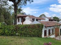 B&B Antigua - Amplia casa Antigua Guatemala con pérgola y jardín - Bed and Breakfast Antigua