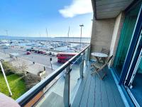Quay & Sea View Spacious Modern Secure Parking - Ferienwohnung