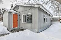 Anchorage Home, Minutes From Downtown! - B&B