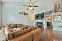 Chic Charlotte Townhome with Community Pool - Ferienwohnung