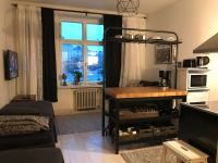 B&B Helsinki - Rustic black and white studio - Bed and Breakfast Helsinki