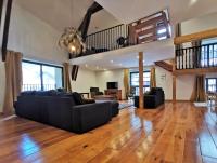 Maison familiale 12 personnes, Blesle - B&B