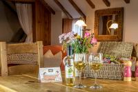 The Hayloft and Bothy at the Manor House Stables - TWO units in Martin near Woodhall Spa - Dogs Welcome! - B&B Martin