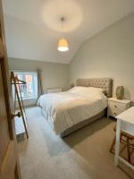 19a Brooks Road - B&B Street