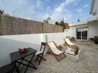 IN-Cascais Suite Deluxe com pátio privado - B&B