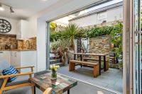 Sunbury Villa - Close to Town and Beaches - B&B Tenby