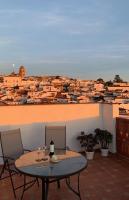 B&B Jerez de los Caballeros - Buhardilla Rústica Mirando a Santa Catalina - Bed and Breakfast Jerez de los Caballeros