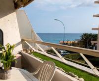 B&B Villeneuve-Loubet - Appartement à 50 pas de la plage - Bed and Breakfast Villeneuve-Loubet