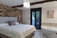 Precioso Apartamento 1 Hab con Bañera Hidromasaje - Chambres d'hôtes O Barco de Valdeorras