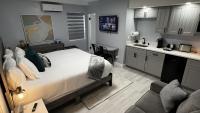 Deluxe King Suite