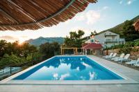 Beachfront Apartments Vala with a swimming pool - B&B