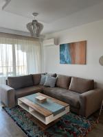 Apartment with Lake View