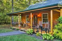 B&B Cosby - Smoky Mountain Rustic Log Cabin with Furnished Patio - Bed and Breakfast Cosby