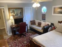 Secluded 3 bed 2 bath condo in Athens close to Five-Points - B&B Athens