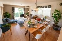 最大12人築浅物件 南部を満喫したい方に1番のおすすめ宿 無料駐車場3台 サウスウィンドハウス - B&B Inamine