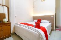 B&B Tanjung Johor - RedDoorz Plus near WTC Batanghari Mall - Bed and Breakfast Tanjung Johor