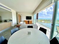 Rooftop pool- family apartment- ocean view -close - B&B