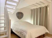 Loft de charme avec jardin privé et parking, à 5 min du Vieux-bassin - Chambres d'hôtes Honfleur