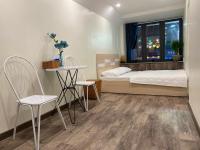 Habitación con cama grande