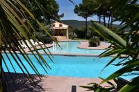 B&B Aups - Villa Lorna - 2 maisons - piscine privée - Bed and Breakfast Aups
