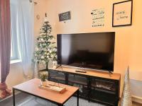 Jolie maison 2 chambres - CLIM MOBILE - TV - Proche d un lac - B&B