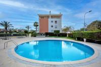 Luxury Apartment with Pool - B&B