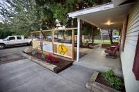 Centrally Located Redmond Retreat with Pool Table - B&B
