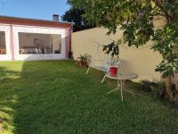 Casita Casa con parque, estacionamiento y pileta en Tigre - Chambres d'hôtes Tigre