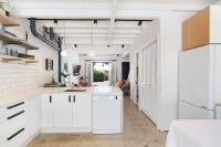 Stylish, comfortable and pet friendly home in the heart of Kensington - B&B