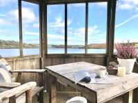 Coastal Chic waterfront studio - B&B Kinsale