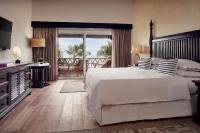 Family King Suite with Sofa Bed - Beachfront