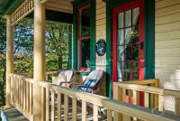 Zimmer mit Kingsize-Bett und Balkon