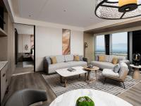 Executive King Suite with City View - Club Lounge Access