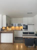 Apartment with Lake View