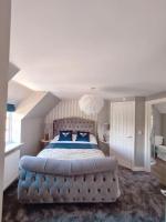 A luxury unique home spa - White Stones Retreats. - Chambres d’hôtes Weymouth