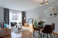Vivienda con zona de trabajo, piscina y parking - Chambres d'hôtes Madrid