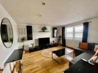 City centre apartment next to Bus and Train Station - B&B