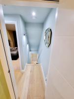 Stylish London Apartment with Terrace & Parking - B&B Londra