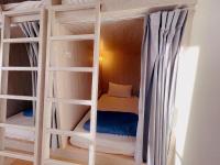 Posto Letto in Dormitorio con 6 Letti