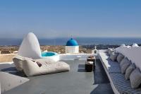 Grand Suite with 2 bedroοms & outdoor private heated jetted tub