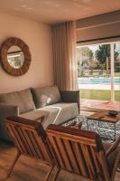 Queen Suite with Pool View