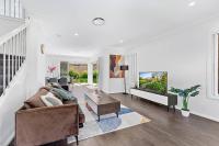 B&B Baulkham Hills - AirCabin - Norwest - Luxury Lovely - 4 Beds House - Bed and Breakfast Baulkham Hills