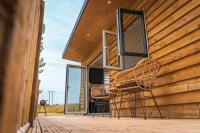 Lakeside Lodge- 'Swallow' - Bed and Breakfast