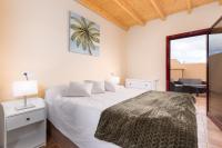 Home2Book Isla Lagoa, Private Pool - Chambres d’hôtes La Oliva