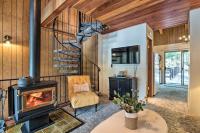 Pinecrest Retreat with Fireplace! - B&B Pinecrest