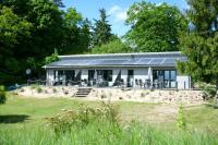 naturnah, mit Terrasse, Garten und Meerblick - Ferienwohnung auf dem Teschenberg - B&B Middelhagen