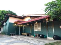Rumah Tepi Istana - B&B