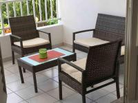 TROIS ILETS-GRAND STUDIO-VUE MER PARADISIAQUE-PISCINE -BIEN SITUE- WIFI GRATUITE- PRES de la Plage 3 minutes à pieds -DES Commerces et Restaurants - B&B Les Trois-Îlets
